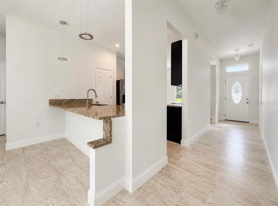 En Venta: $349,999 (4 camas, 2 baños, 1600 Pies cuadrados)