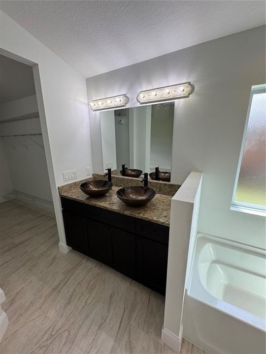 En Venta: $349,999 (4 camas, 2 baños, 1600 Pies cuadrados)