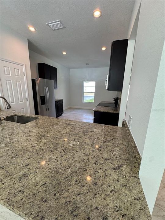 En Venta: $349,999 (4 camas, 2 baños, 1600 Pies cuadrados)