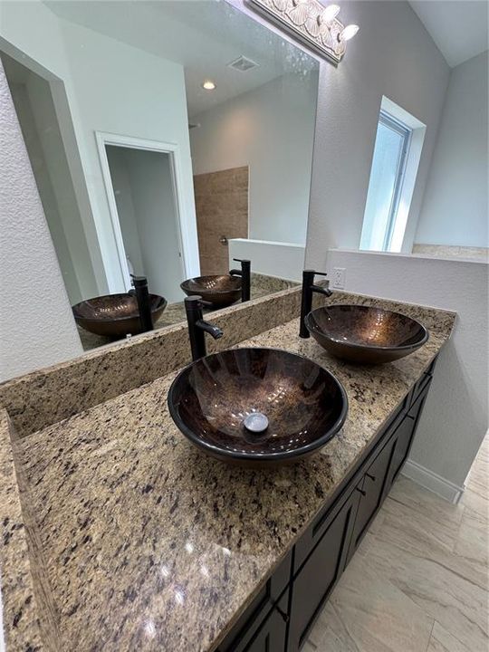 En Venta: $349,999 (4 camas, 2 baños, 1600 Pies cuadrados)