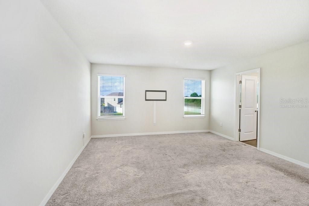 For Sale: $399,000 (5 beds, 3 baths, 2608 Square Feet)