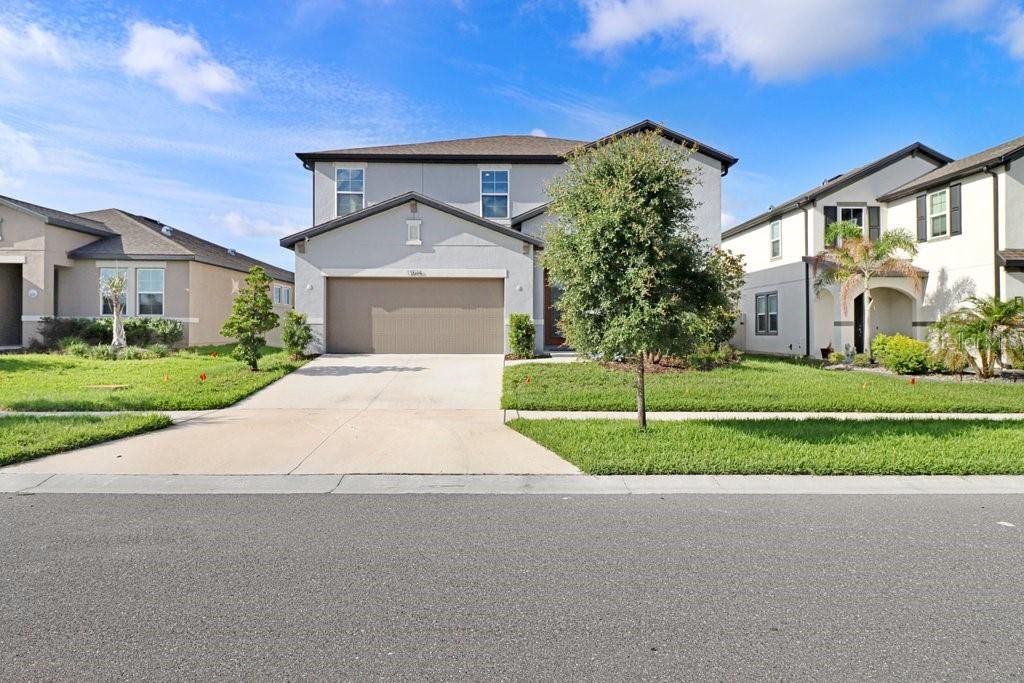 For Sale: $399,000 (5 beds, 3 baths, 2608 Square Feet)