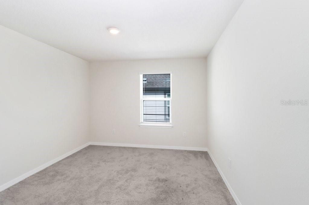 For Sale: $399,000 (5 beds, 3 baths, 2608 Square Feet)