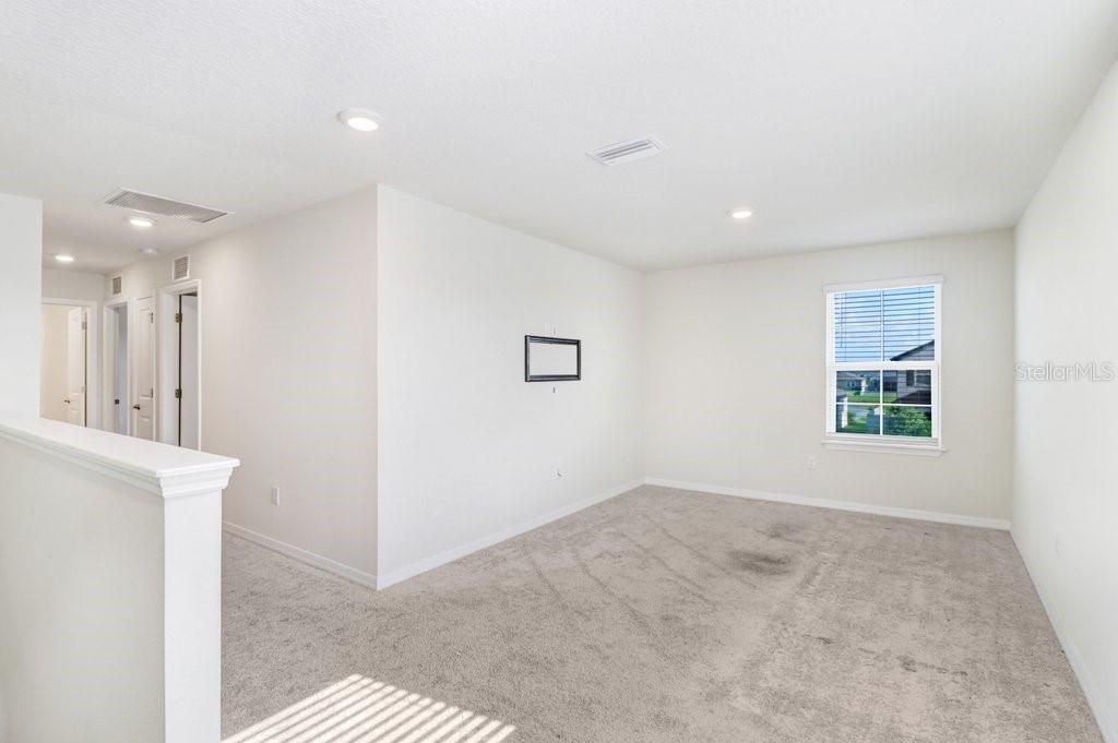 For Sale: $399,000 (5 beds, 3 baths, 2608 Square Feet)