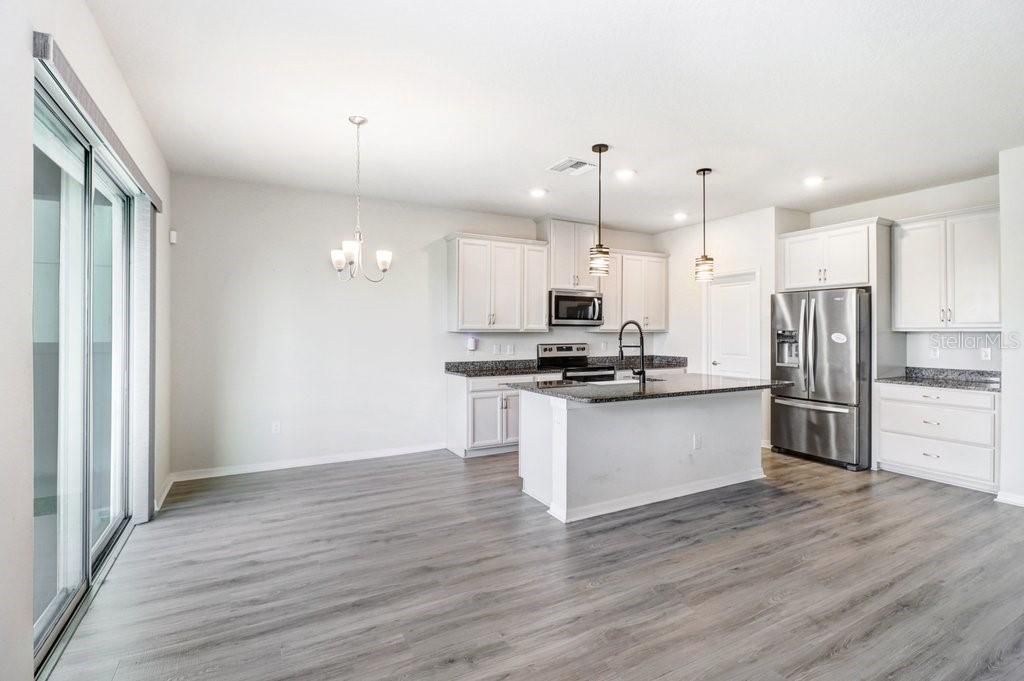 For Sale: $399,000 (5 beds, 3 baths, 2608 Square Feet)