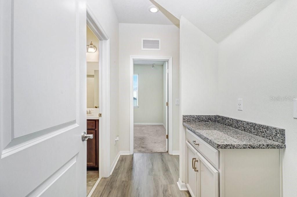 For Sale: $399,000 (5 beds, 3 baths, 2608 Square Feet)