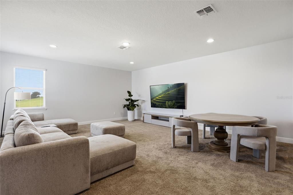 For Rent: $6,800 (5 beds, 3 baths, 2950 Square Feet)