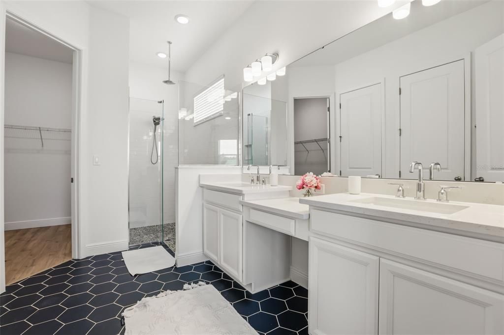 For Rent: $6,800 (5 beds, 3 baths, 2950 Square Feet)