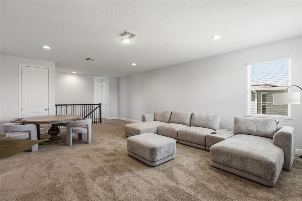 For Rent: $6,800 (5 beds, 3 baths, 2950 Square Feet)
