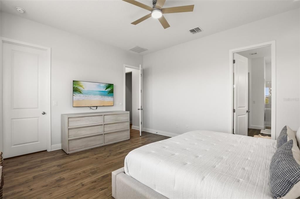 For Rent: $6,800 (5 beds, 3 baths, 2950 Square Feet)