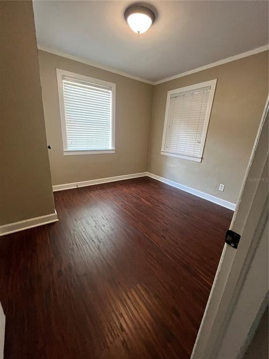 For Rent: $2,100 (3 beds, 1 baths, 1172 Square Feet)