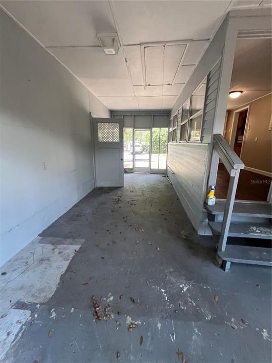 For Rent: $2,100 (3 beds, 1 baths, 1172 Square Feet)