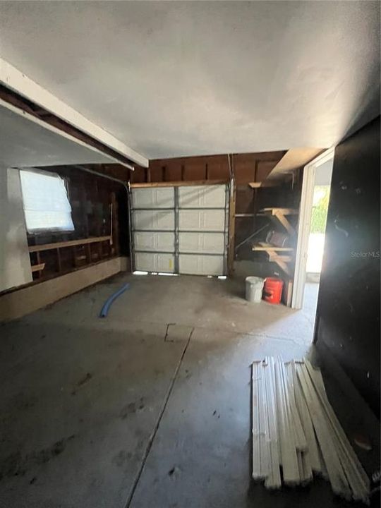 For Rent: $2,100 (3 beds, 1 baths, 1172 Square Feet)