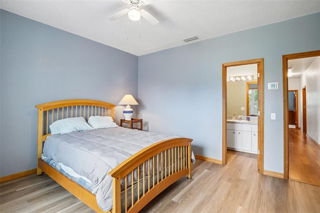 En Venta: $539,900 (4 camas, 3 baños, 2489 Pies cuadrados)