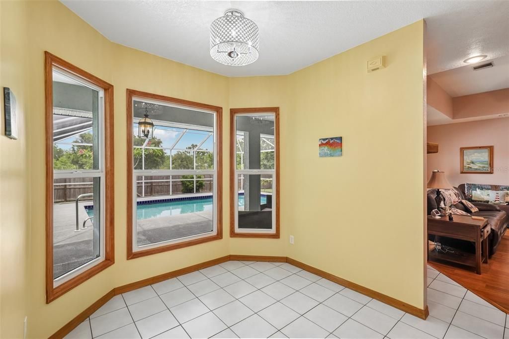 En Venta: $539,900 (4 camas, 3 baños, 2489 Pies cuadrados)