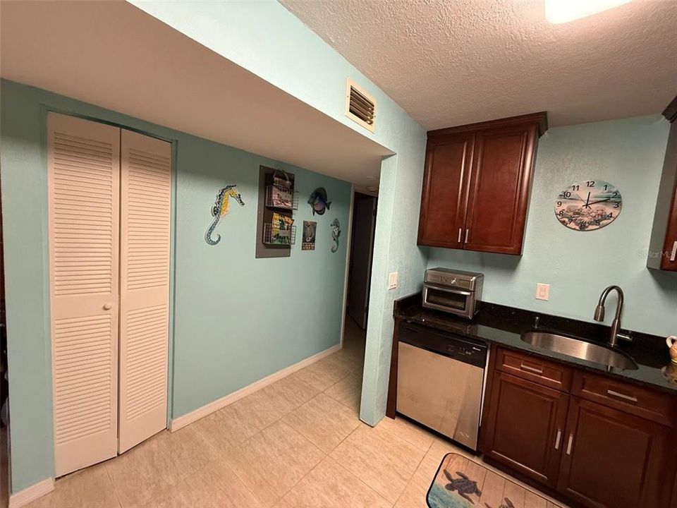 В аренду: $1,300 (1 спален, 1 ванн, 644 Квадратных фут)