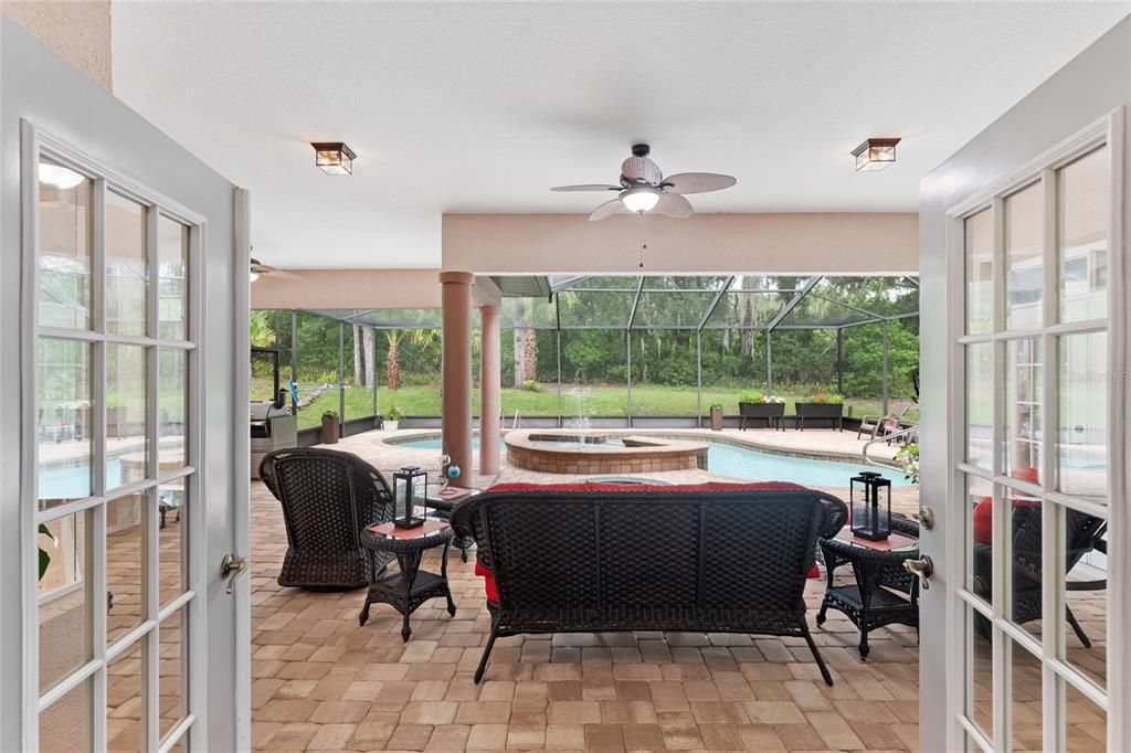 For Sale: $539,900 (3 beds, 3 baths, 2816 Square Feet)