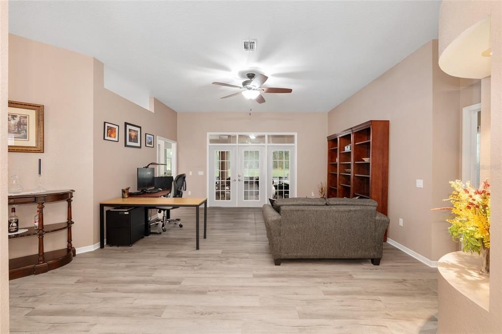 For Sale: $539,900 (3 beds, 3 baths, 2816 Square Feet)