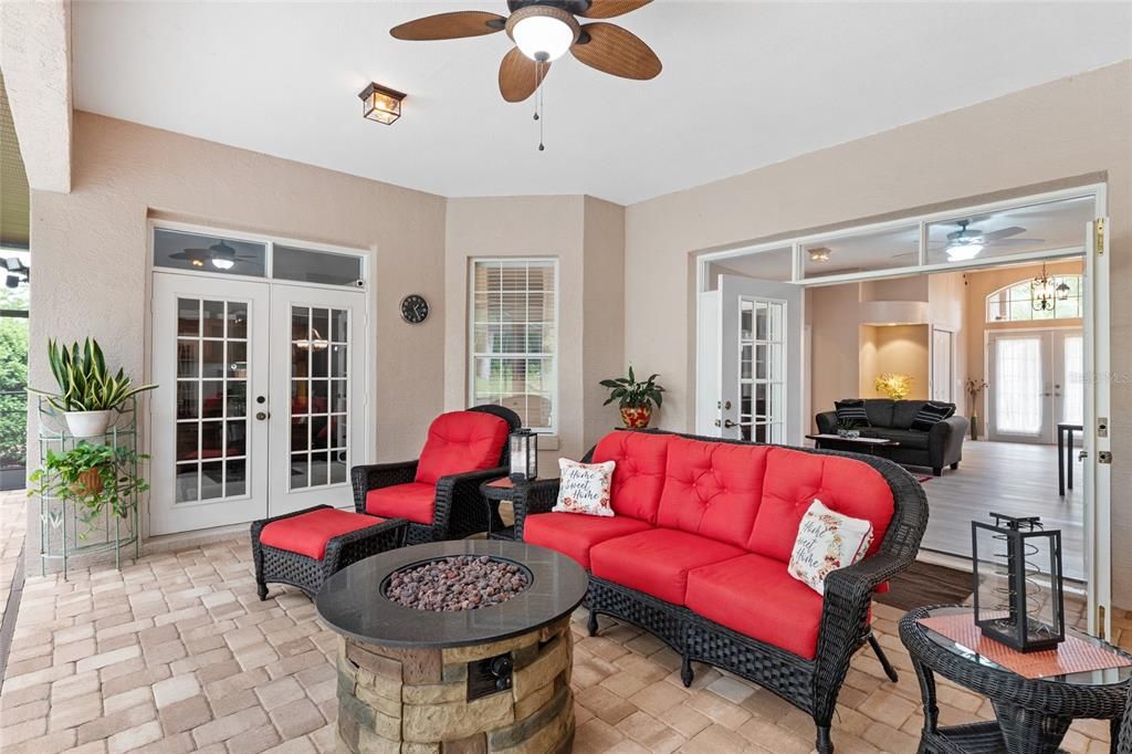 For Sale: $539,900 (3 beds, 3 baths, 2816 Square Feet)