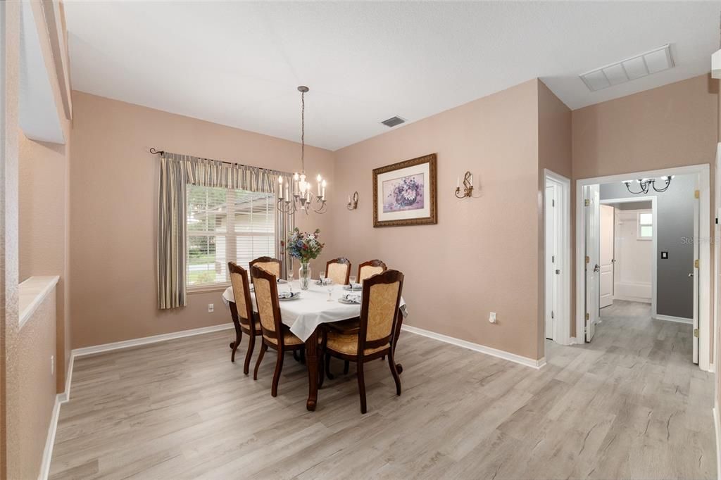 For Sale: $539,900 (3 beds, 3 baths, 2816 Square Feet)