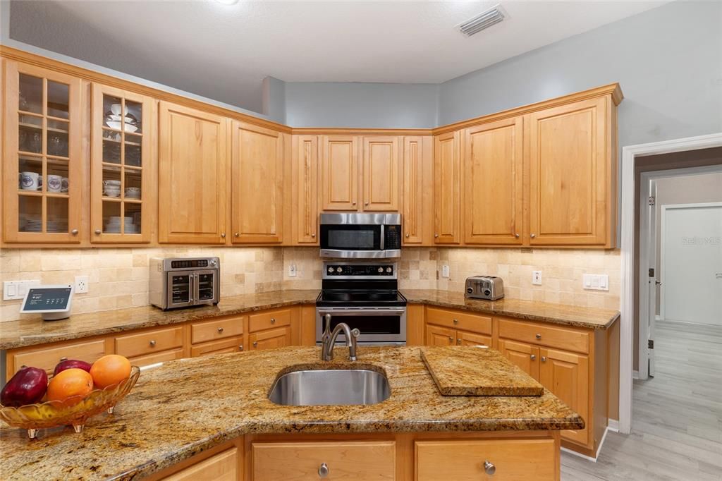 For Sale: $539,900 (3 beds, 3 baths, 2816 Square Feet)