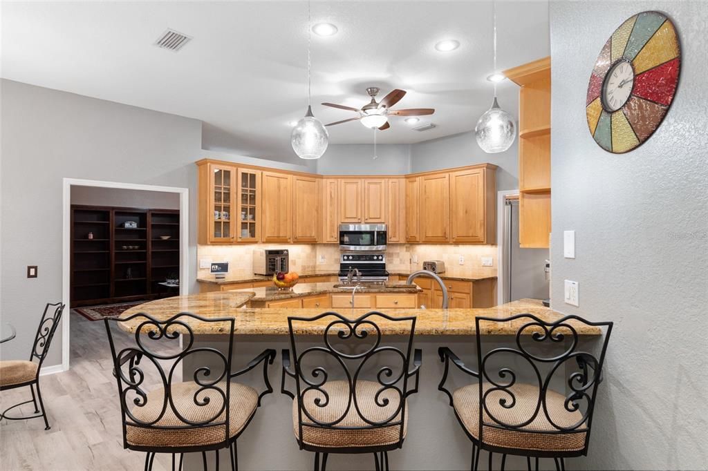 For Sale: $539,900 (3 beds, 3 baths, 2816 Square Feet)