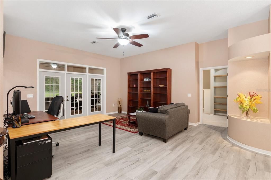 For Sale: $539,900 (3 beds, 3 baths, 2816 Square Feet)