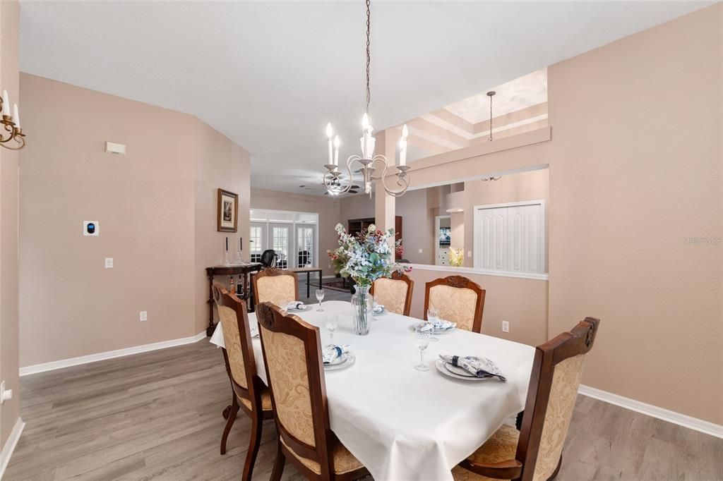 For Sale: $539,900 (3 beds, 3 baths, 2816 Square Feet)