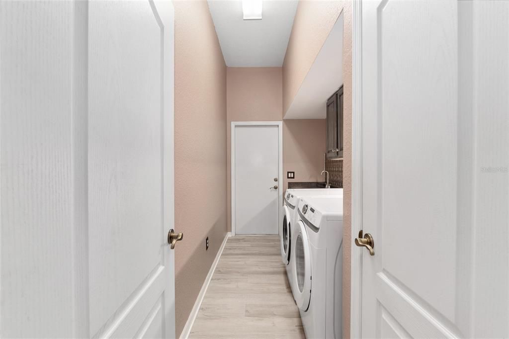For Sale: $539,900 (3 beds, 3 baths, 2816 Square Feet)