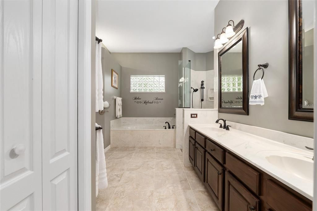 For Sale: $539,900 (3 beds, 3 baths, 2816 Square Feet)