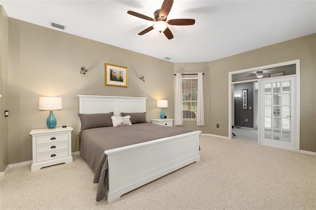 For Sale: $539,900 (3 beds, 3 baths, 2816 Square Feet)