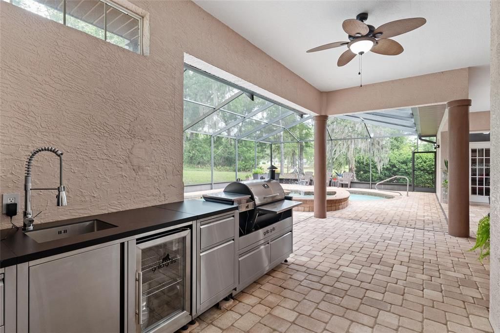 For Sale: $539,900 (3 beds, 3 baths, 2816 Square Feet)