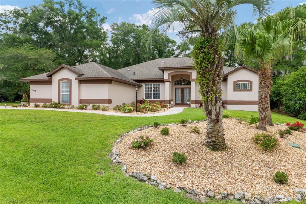 For Sale: $539,900 (3 beds, 3 baths, 2816 Square Feet)
