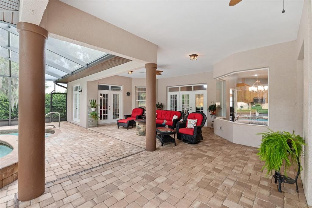 For Sale: $539,900 (3 beds, 3 baths, 2816 Square Feet)