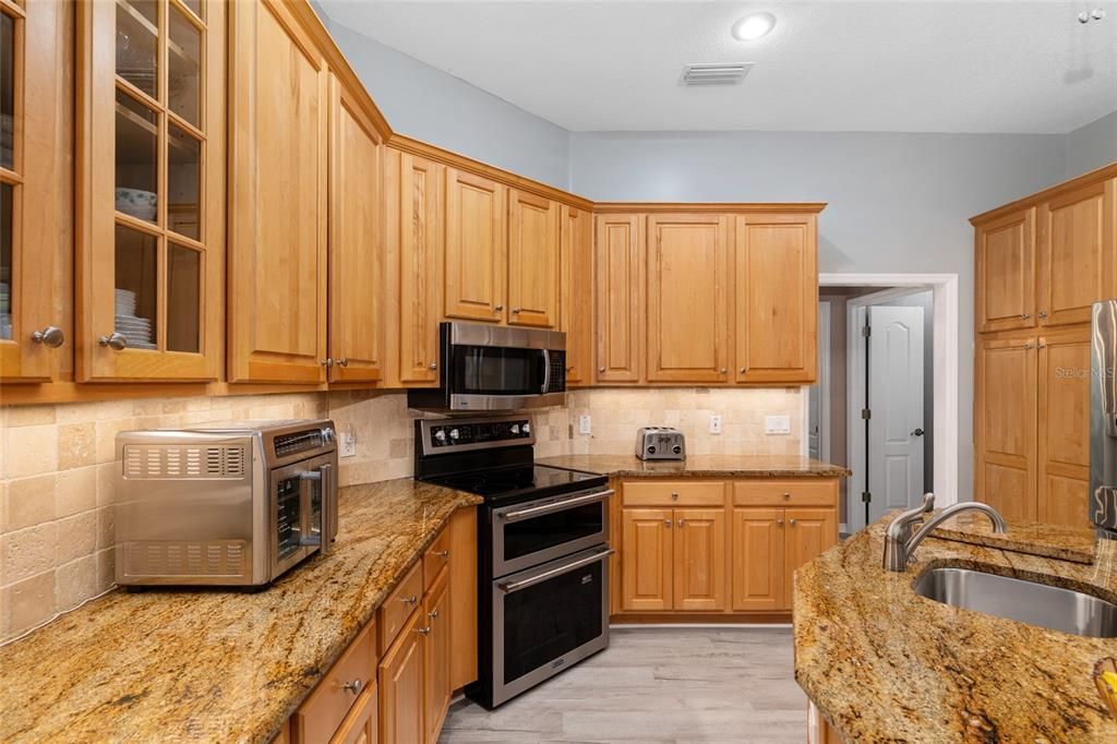 For Sale: $539,900 (3 beds, 3 baths, 2816 Square Feet)