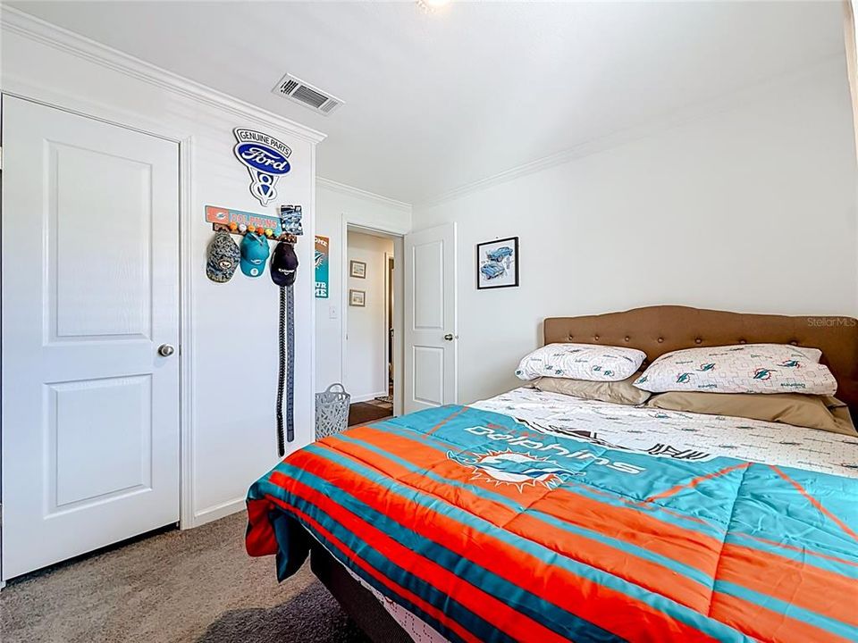 For Sale: $279,900 (3 beds, 2 baths, 1176 Square Feet)
