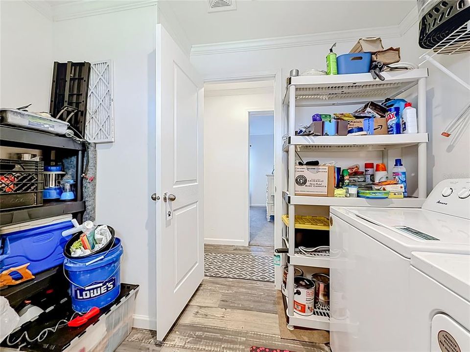 For Sale: $279,900 (3 beds, 2 baths, 1176 Square Feet)