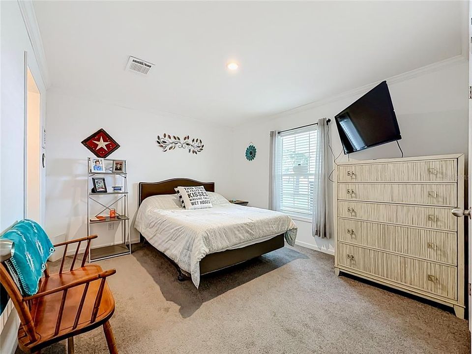 For Sale: $279,900 (3 beds, 2 baths, 1176 Square Feet)