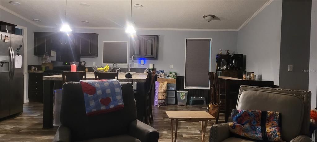 For Sale: $349,900 (3 beds, 2 baths, 1278 Square Feet)