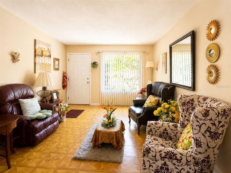For Sale: $170,000 (3 beds, 2 baths, 1288 Square Feet)