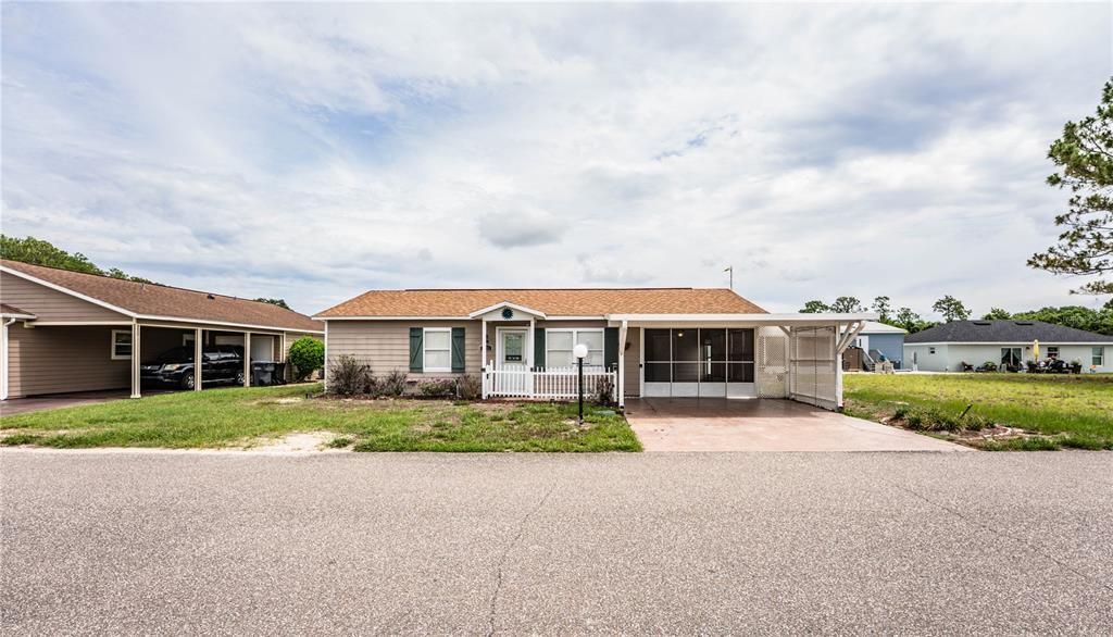 For Sale: $206,500 (2 beds, 2 baths, 884 Square Feet)
