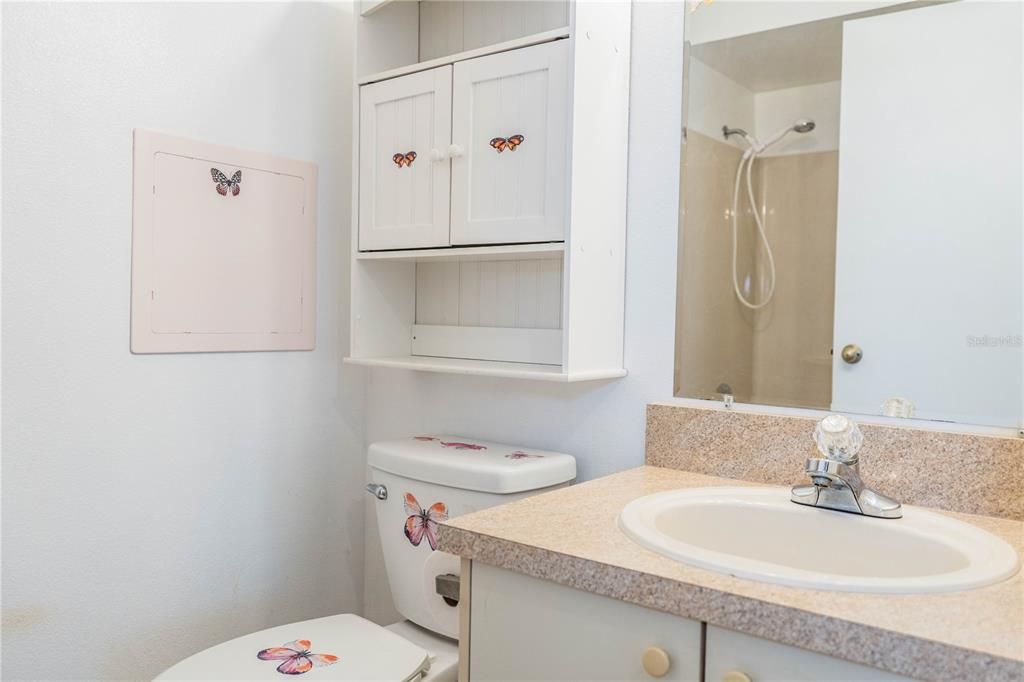 For Sale: $206,500 (2 beds, 2 baths, 884 Square Feet)