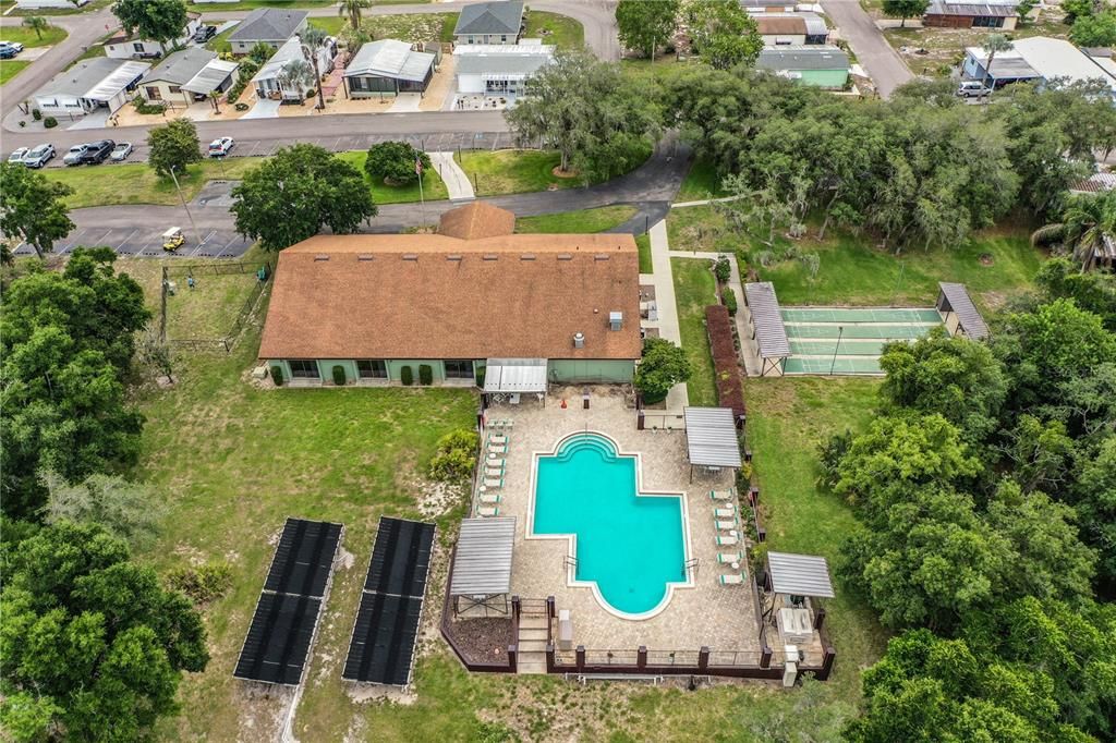 For Sale: $206,500 (2 beds, 2 baths, 884 Square Feet)