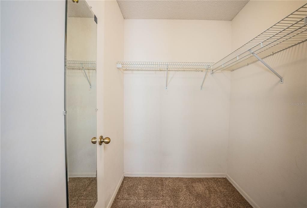 For Sale: $206,500 (2 beds, 2 baths, 884 Square Feet)