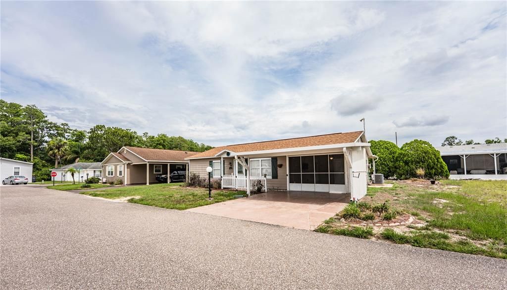 For Sale: $206,500 (2 beds, 2 baths, 884 Square Feet)