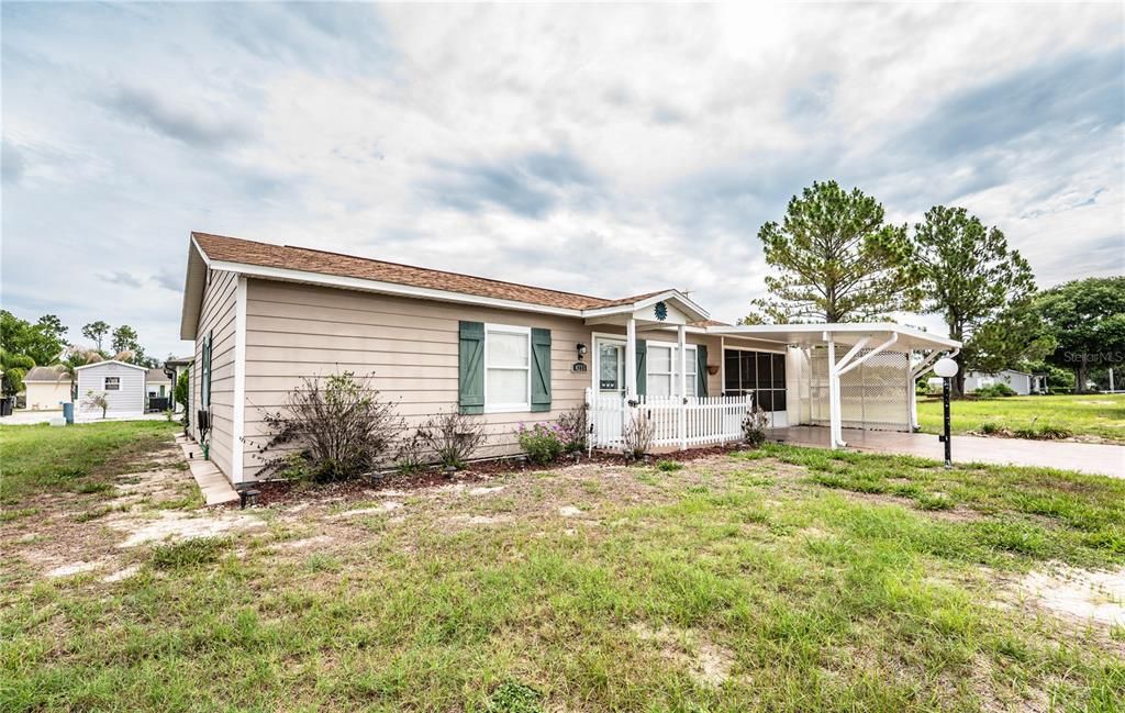 For Sale: $206,500 (2 beds, 2 baths, 884 Square Feet)