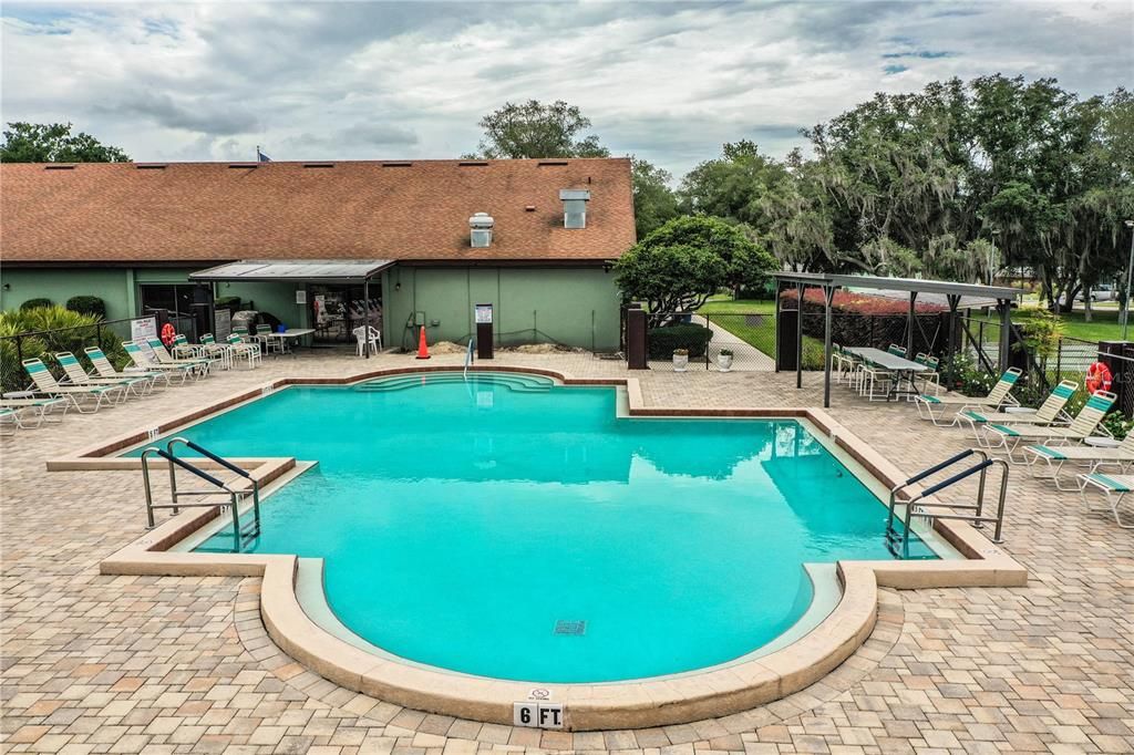 For Sale: $206,500 (2 beds, 2 baths, 884 Square Feet)
