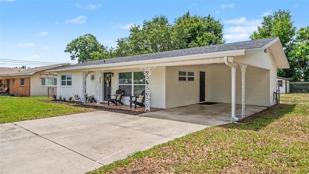 For Sale: $295,000 (2 beds, 2 baths, 1135 Square Feet)