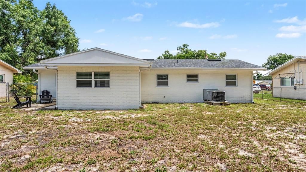 For Sale: $295,000 (2 beds, 2 baths, 1135 Square Feet)