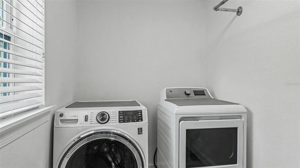 For Sale: $295,000 (2 beds, 2 baths, 1135 Square Feet)